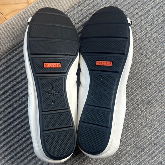 Cole Haan White and Black Ballet Flats Nike Air - Picture 2 of 4